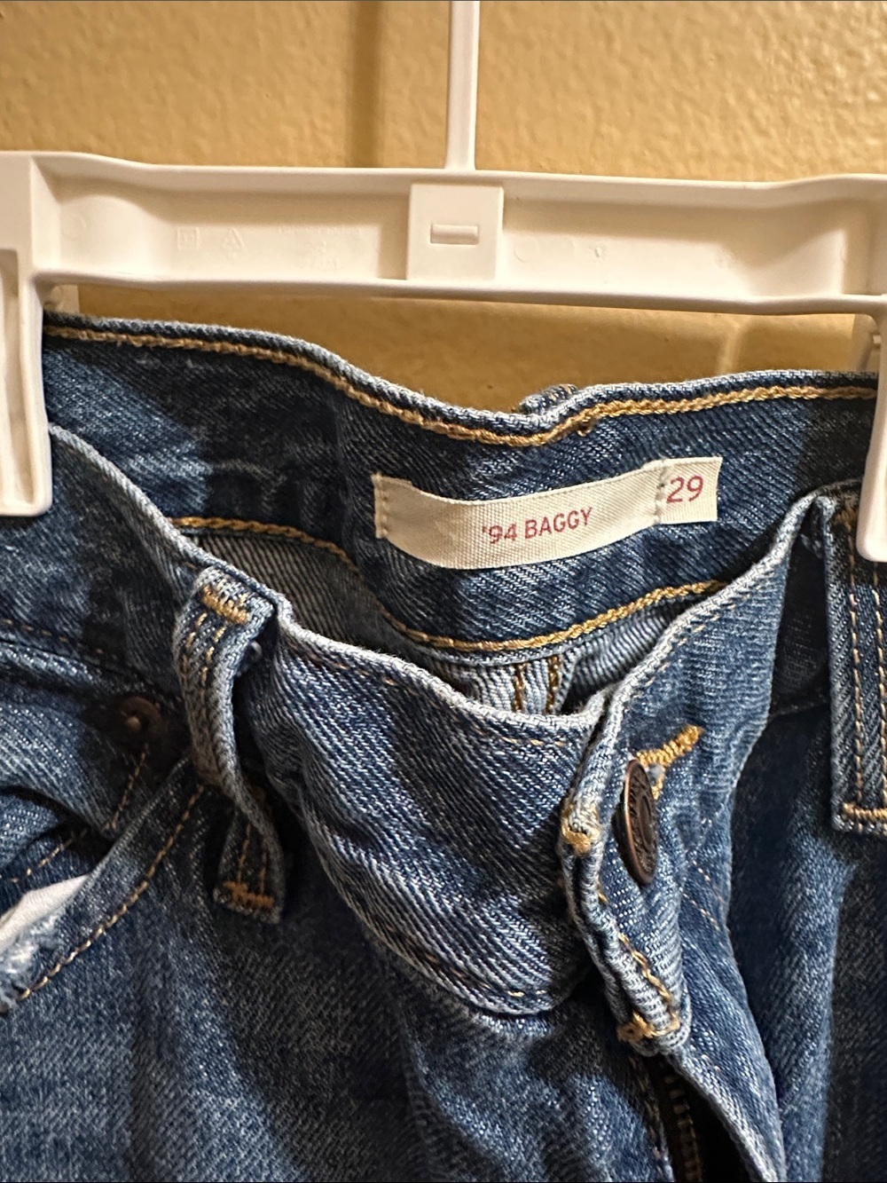 Levi's Women's baggy 94’Jeans in Classic Blue - Picture 4 of 5